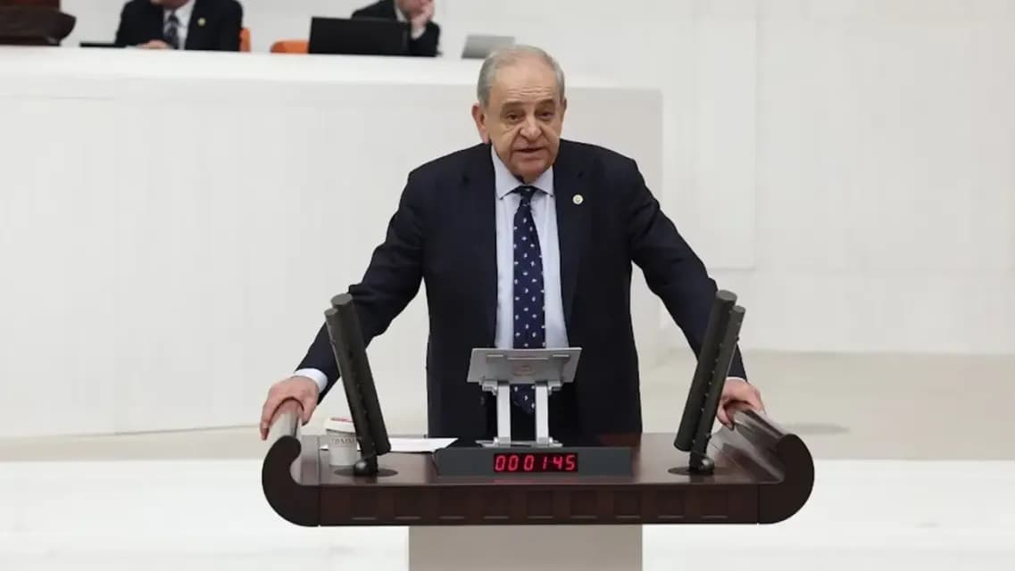 CHP’li Nalbantoğlu’ndan Dinozorlu Tepkiye Yanıt: "Düşünce Dünyanız Fosilleşmiş"