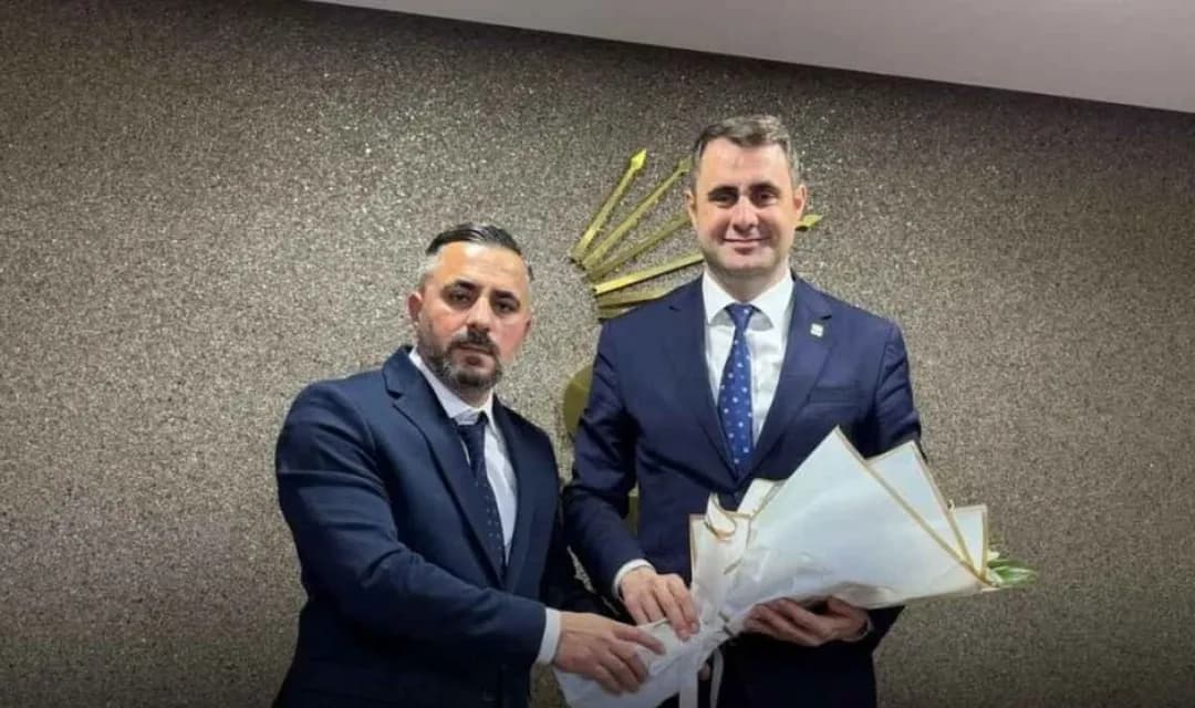 Rüzgara Göre Yön Değiştirmek: Buca Siyasetinde Suat Bulut Örneği
