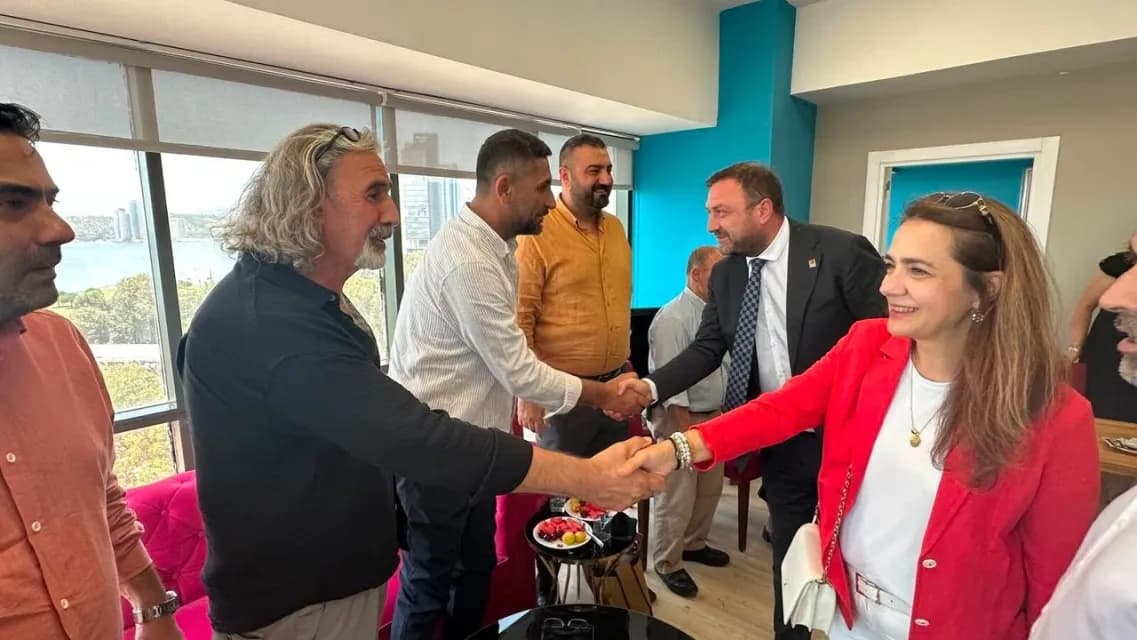 Gamze Akkuş İlgezdi ve Utku Gümrükçü'den İzmir Ziyareti! OTOKENT ve STK Mesaisi