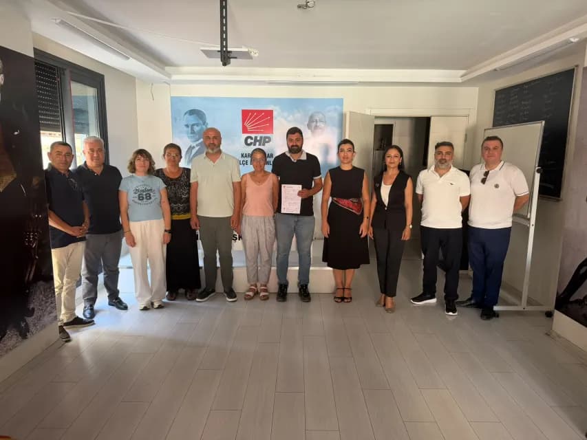CHP Karabağlar'da Üye Katılım Hareketi: Her Gün 15-20 Yeni Kayıt