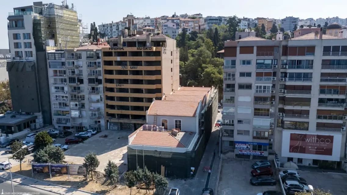 Konak’taki 150 Yıllık Tarihi Sayaç Atölyesi Yüzde 80 Tamamlandı: Sanat ve Müzik Merkezi Oluyor