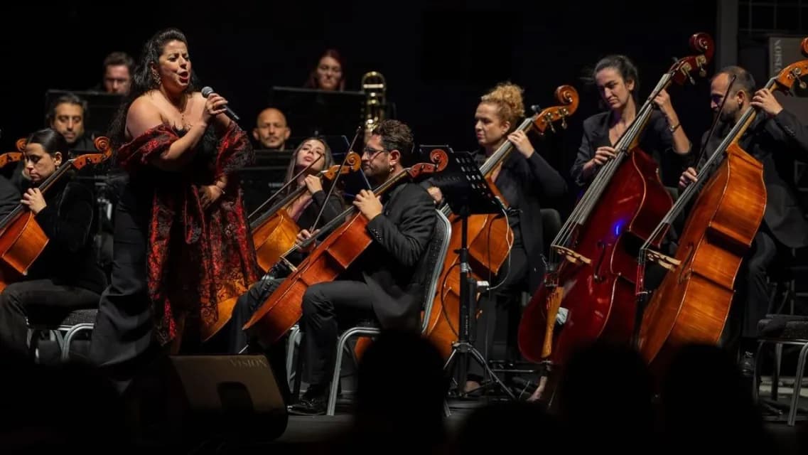 İzmir Oda Orkestrası Yeni Sezona Zeytin Sahne’de "Merhaba" Dedi