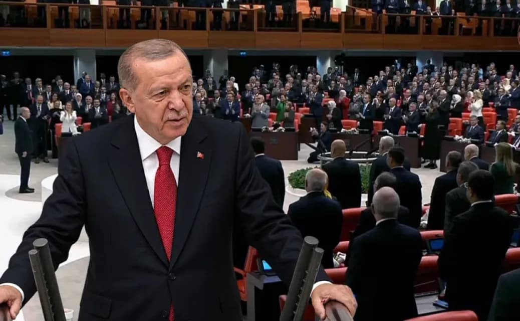 Meclis Açılışında Kılıçdaroğlu Ayağa Kalkmadı, YENİ Parti Salonu Terk Etti