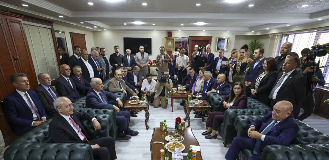 Kılıçdaroğlu’ndan Gaziantep Esnaf Odası Ziyaretinde Çağrı: "Bu Ülkede Esnaf Bakanlığının Kurulması Lazım"
