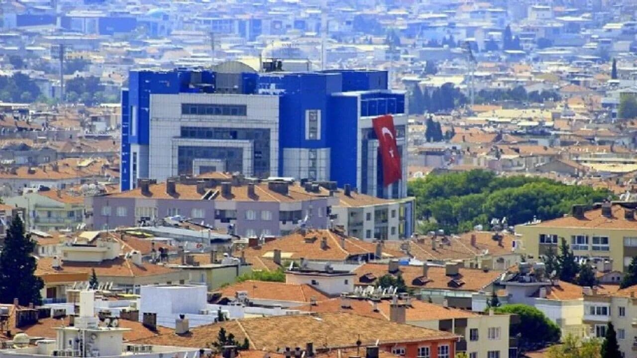 İzmir'de Buca İmar Planı Değişikliği Meclisten Geçti, AK Parti'den Eleştiri