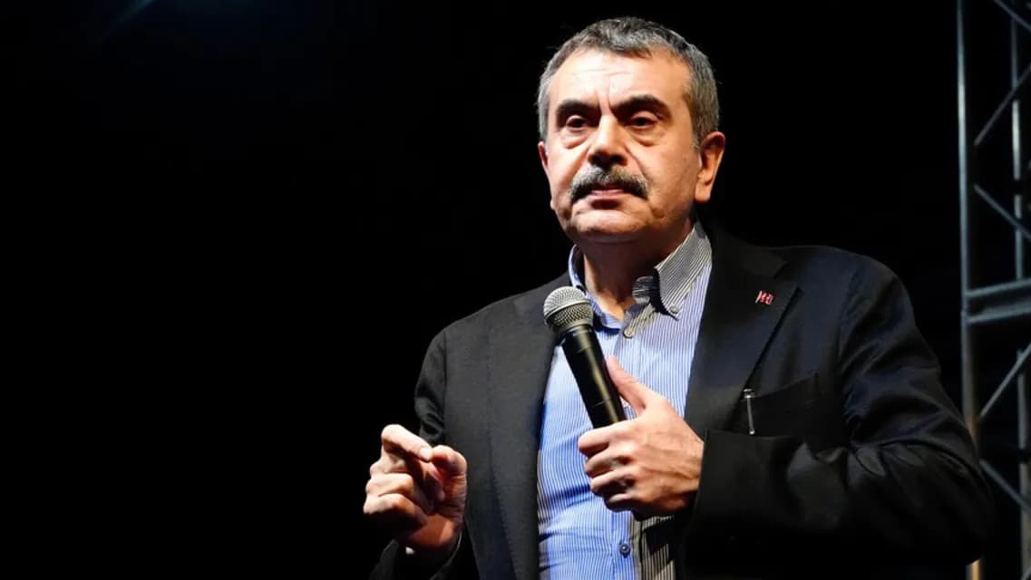 Bakan Tekin’den "Güvenli Okul" Seferberliği: Şiddete Karşı Yeni Önlemler ve Dijital Koruma Kalkanı