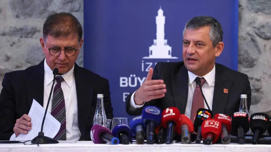 CHP'de Küfür Skandalı! Özgür Özel'den Cemil Tugay'a Şok Mesaj