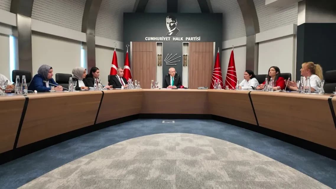 Kılıçdaroğlu'ndan Adalet Nöbeti Tutan Ailelere Meclis Sözü: "Öncülük Edeceğiz"