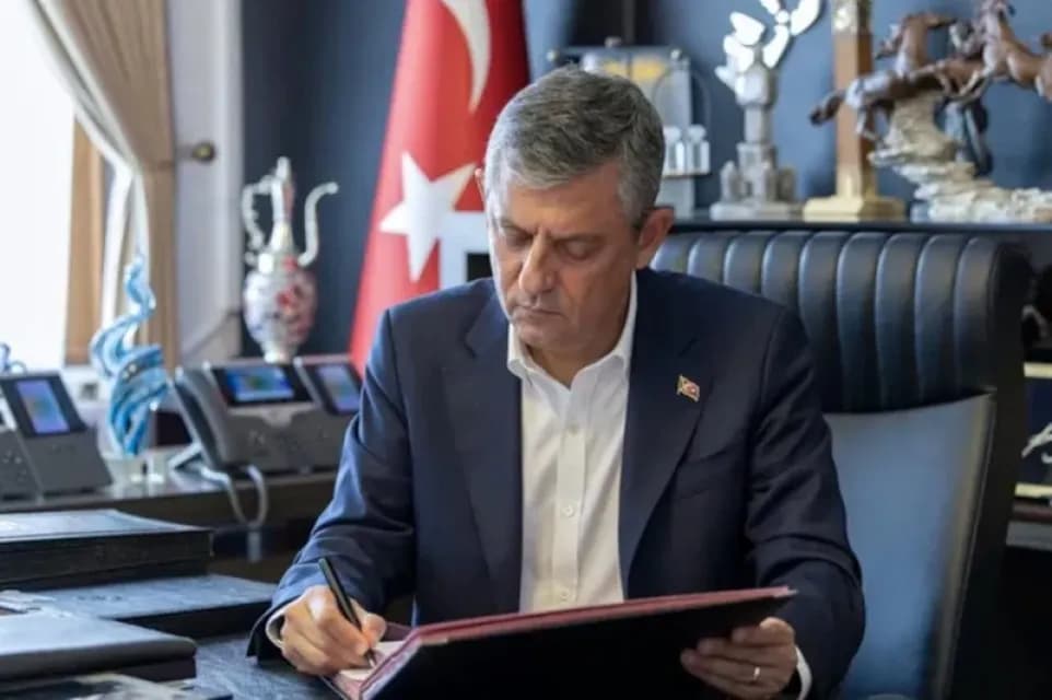 Özgür Özel CHP’den İstifa Etti!