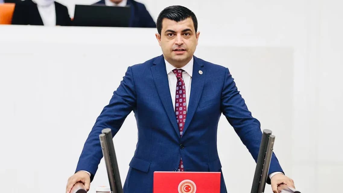 CHP’den Sosyal Medya Hesabı Tepkisi: TBMM Grubu Hesabı YENİ Parti Yapıldı