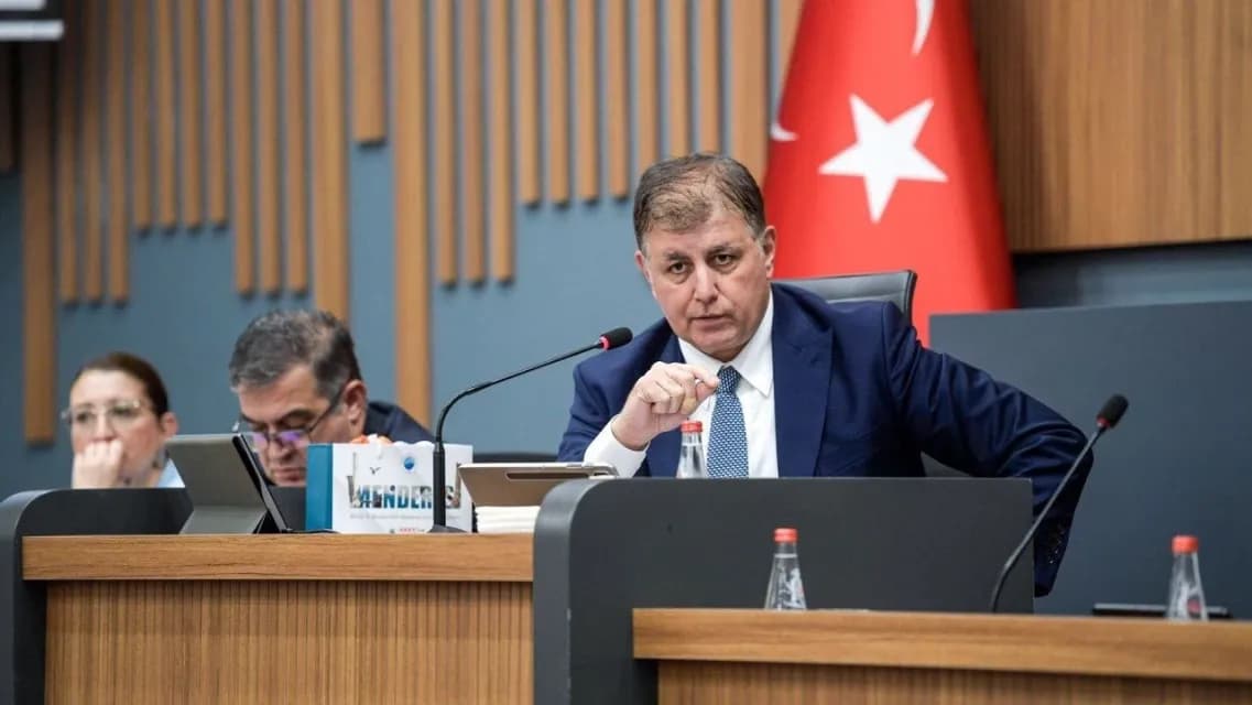 Cemil Tugay Transfere Kapıları Kapattı: "AK Parti veya YENİ Parti'ye Geçmiyorum"