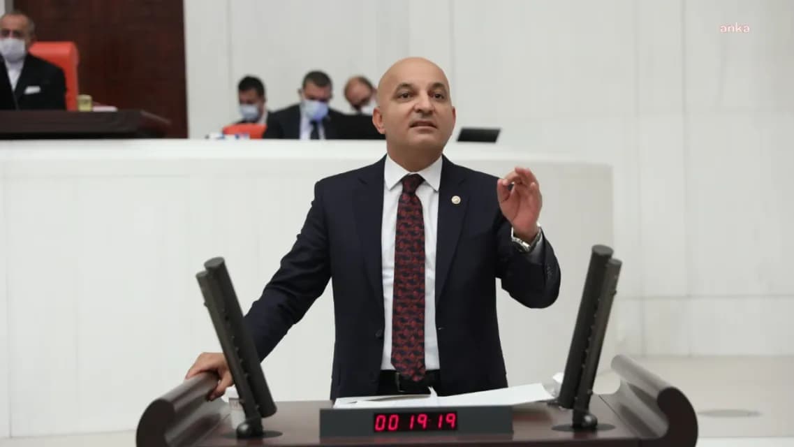 Mahir Polat'tan Özgür Özel'e Yapay Zekâ Göndermesi: "Sorumluluk Yapay Zekanın!"