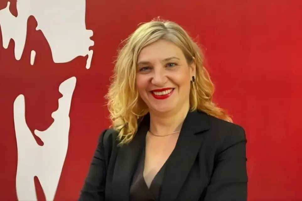 Zahide Kurun'un Parti Değişikliği Gündemde: Yüzünüz bir gram kızarır mı?