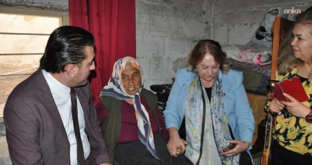 CHP Kadın Kolları Genel Başkanı Gülsever’den 87 Yaşındaki Hürü Tilki’ye Ziyaret: "İnsanca Yaşamak Bir Haktır!"