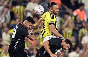 Trendyol Süper Lig'in İlk Derbisinde Beşiktaş, Fenerbahçe'yi 2-1 Mağlup Etti