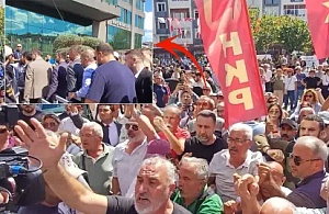 Üsküdar'da Gergin Dakikalar! Seçim Bitti, AK Partililer Belediye Binasına Koştu