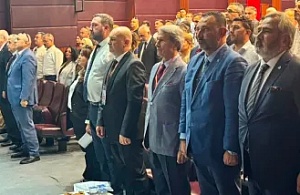 CHP İzmir İl Başkanı Utku Gümrükçü Kutlu Parti Kongresine Katıldı