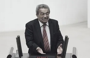 Kamer Genç, Kabri Başında Anıldı