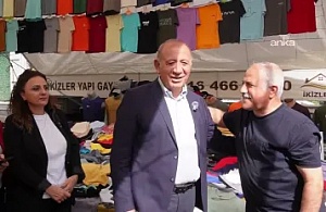 Gürsel Tekin'den Pazar Ziyareti: "Bu Sene En Büyük Şampiyon Soğan"