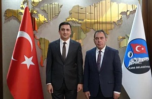 Azerbaycan’ın Kars Başkonsolosu Goşgar Zeynalov’dan Kars Belediyesi’ne Ziyaret