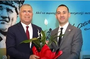 Gaziemir Belediye başkanı Ünal Işık, ön seçimde Çağrı Şırlancı'nın karşısına çıkartacağı aday arayışında