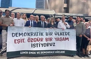 İzmir Emek ve Demokrasi Güçleri'nden Adliye Önünde “Eşit ve Özgür Yaşam” Çağrısı