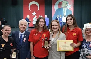 Konak’ta Sporun Emektarlarına Vefa Gecesi