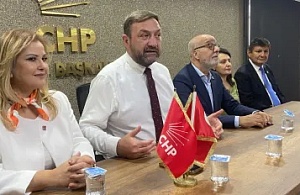 CHP Karşıyaka'dan gövde gösterisi… Gümrükçü: “Yuvaya Dönüşler Başladı”