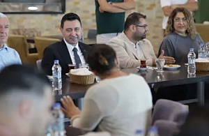Başkan Önal Muhtarlarla Buluştu: Bayraklı’nın İhtiyaçları Masaya Yatırıldı