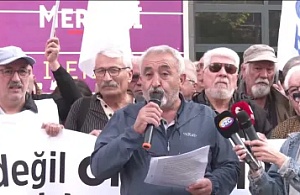 Tüm Emekliler Sendikası'ndan Sakarya Caddesi'nde Eylem: "Geçinemiyoruz, Artık Yeter"
