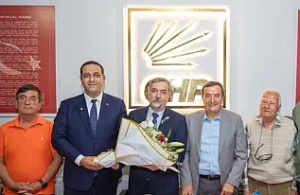 Narlıdere Siyasetinde Birlik Mesajı: 3 Eski Belediye Başkanı İlçe Binasında Buluştu