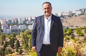 Meclis Üyesi Niyazi Arslan'dan Yıldız'a Sert Tepki: "Duruşu Olmayanın Makamı Olabilir Ama İtibarı Olmaz"