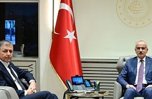 Ankara'da Kritik Zirve: Başkan Tugay ile Bakan Uraloğlu İzmir'in Ulaşım Gündemini Görüştü