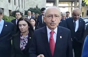 Kemal Kılıçdaroğlu'ndan Meclis Çıkışı Mersin Açıklaması: "Hiçbir Belediye Başkanı Soruşturma Aşamasında Tutuklanmamalı"