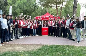 CHP İzmir Gençlik Örgütü Dokuzçeşmeler’de Sahada: Kampüste ve Sokakta Gençlerin Sesi Dinlendi