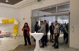 YENİ Parti Karabağlar Kongresi'nde Liste Krizi Patlak Verdi: Delege Salonda Liste Yırttı!