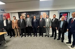 CHP İzmir İl Başkanı Utku Gümrükçü’den Kentte Diyalog Turu: "Ortak Akıl Buluşmaları" Sürüyor