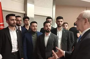 CHP Gençlik Kolları MYK Üyesi Canberk Keskin'den Siyasi Yozlaşma Analizi: "Kayıt Dışı Siyaset ve Meşruiyet Krizi"