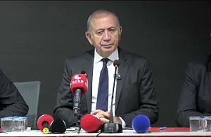 CHP İstanbul İl Başkanı Gürsel Tekin'den Özgür Özel'e Zehir Zemberek Sözler: "CHP'ye Laf Söylerken Ağzınızı Çalkalayın!"