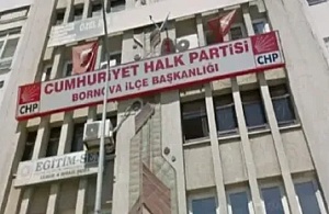 CHP Bornova’da Sürpriz Görev Değişimi: Fikret Vatansever Görevden Alındı, Hüseyin Alkaç Yeni İlçe Başkanı Oldu!
