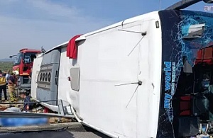 Manisa'da Feci Trafik Kazası: Tur Otobüsü Çekiciyle Çarpıştı, 11 Ölü, 27 Yaralı!