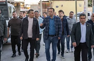 Başkan Ömer Eşki Sahaya İndi: Bornova Naldöken’e Asfalt, Aydınlatma Ve Yeni Park Müjdesi!