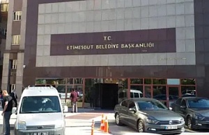 Etimesgut Belediyesi'nde İkinci Dalga Operasyon: Başkan Yardımcıları Dahil 25 Gözaltı!