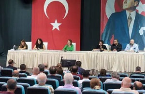 Konak Belediye Meclisi’nde Bütçe Ve Mahalle Boykotu: CHP’li Üyeler Toplantıya Katılmadı!