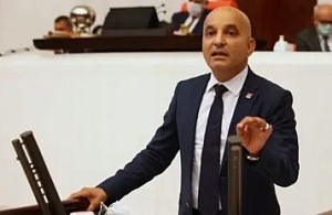CHP İzmir Milletvekili Mahir Polat'tan Çarpıcı İddia: "Cemil Tugay Ağlayarak Celal Çelik'in Elini Öpmeye Kalkıştı"