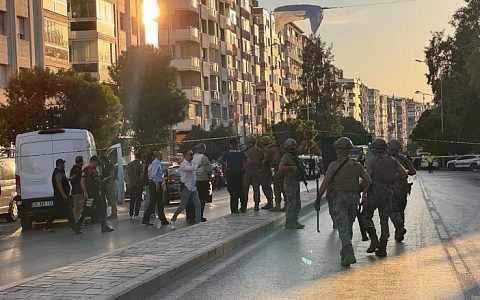 Karabağlar'da Banka Şubesine Silahlı Soygun Girişimi