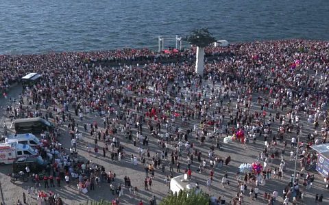 İzmir Semalarında 9 Eylül Coşkusu: SoloTürk’ten Nefes Kesen Gösteri