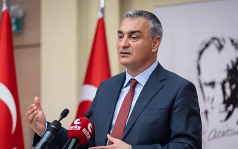 CHP Sözcüsü Müslim Sarı, MYK gündemiyle ilgili açıklama yapıyor