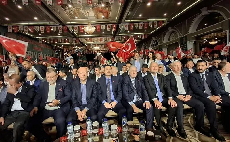 MHP'nin Kongresinde Sürpriz İsim: Tanju Çelik Protokolde!