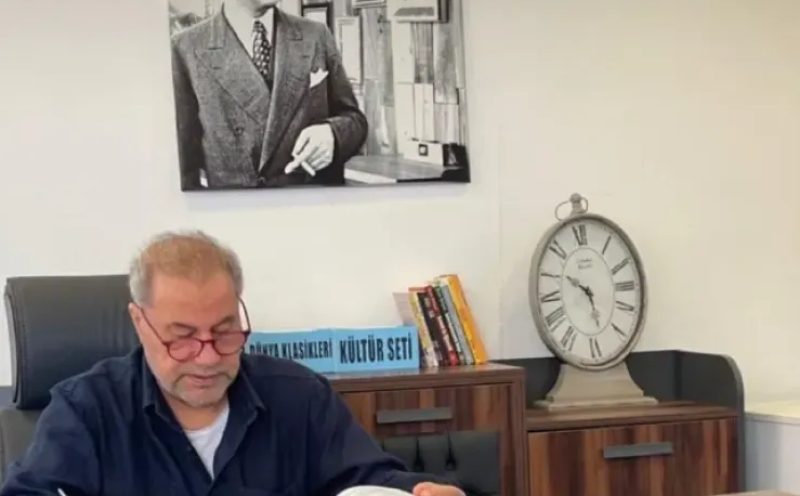 Gazeteci Yazar İsmet Orhan'dan CHP Tartışmalarına Tepki: "CHP'nin Kapatılmasını Düşleyenler Ne Atatürk Ne Cumhuriyet Yanlısıdır"